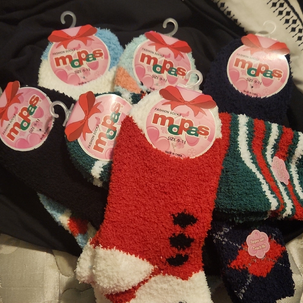 Cozy Christmas Fuzzy Socks Set - Picture 2 of 3